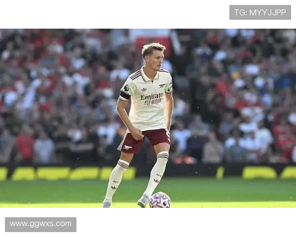 厄德高无球跑动与前插进攻分析